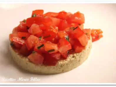 La recette Olive : Tartare de Tomates sur Crème d'Olives Vertes