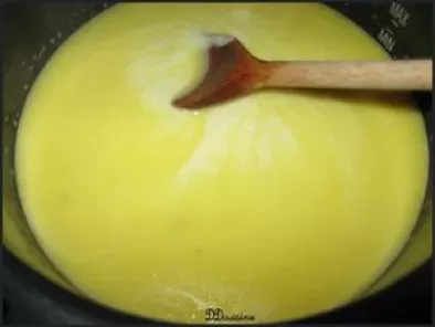 La vraie fondue jurassienne (fondue des trois cantons) ! Plus que délicieuse...