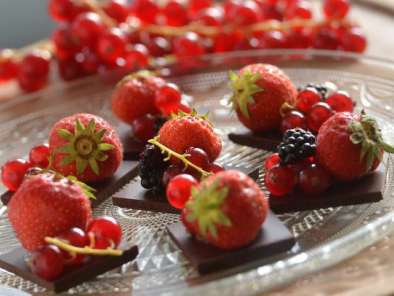 Mignardises chocolat & fruits rouges