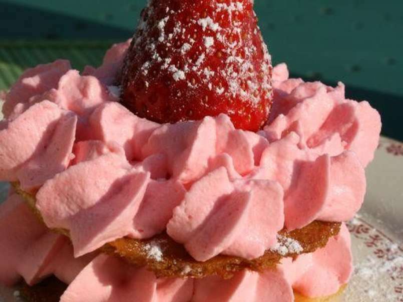 Millefeuille aux fraises et sa chantilly rose pour la St-Valentin - photo 4