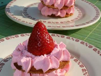Millefeuille aux fraises et sa chantilly rose pour la St-Valentin - photo 6