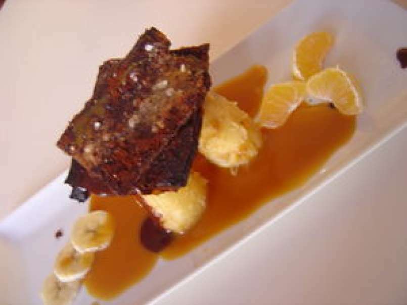 Millefeuille croustillant de banane et chocolat, sauce caramel a la fleur de sel - photo 2