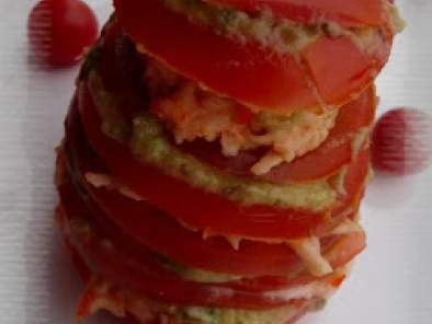 Millefeuille de tomate à l'avocat & au surimi