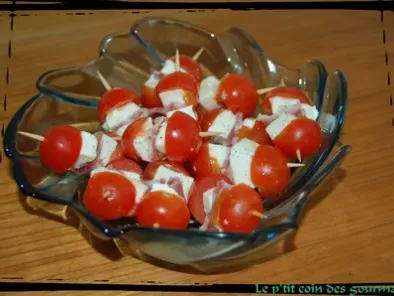 Mini brochettes tomate cerise et mozzarella