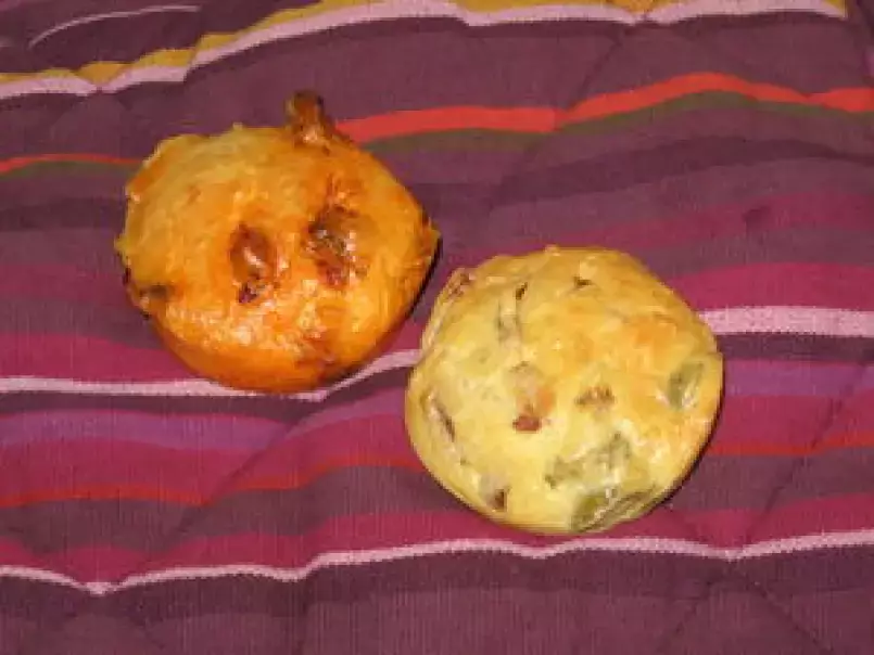 Mini cakes salés olive/jambon/emmental et chorizo/emmental