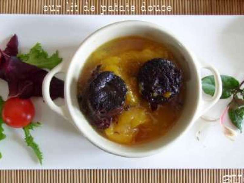 Mini- cocottes de boudin noir et melon miellé, sur lit de patate