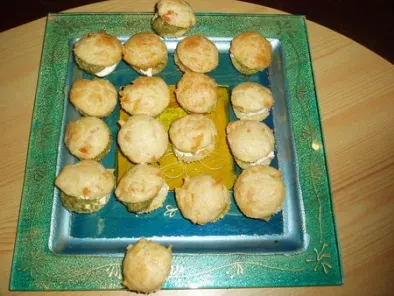 Mini-muffins aux poivrons, fourrés mascarpone et pesto