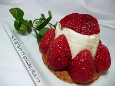 Mousse de petit-suisse sur sablé breton et fraises au balsamique. - photo 3