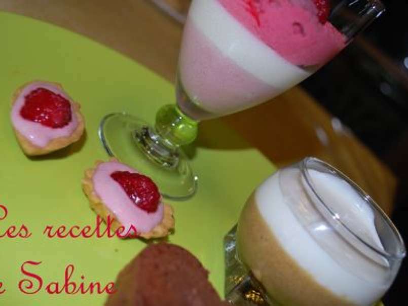 Mousse fraise/Panna Cotta/Mousse framboise ~ tartelettes et gâteaux choco/amandes