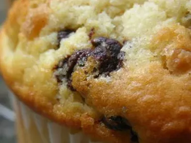 Muffins à la vanille, aux Pépites de Chocolat et aux Noisettes Caramélisées