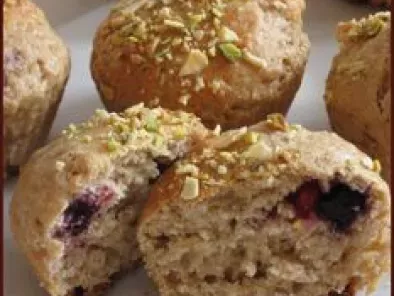 Muffins coeur de fruits rouges aux éclats d'amandes et de pistaches - photo 3