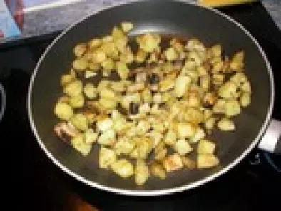Omelette aux pommes de terre et champignons/Salade Figure Libre - photo 2