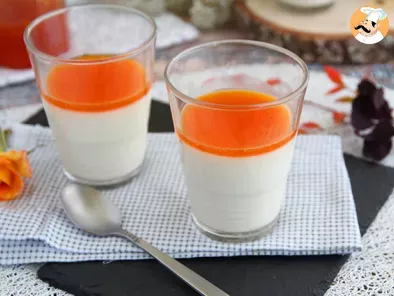 Panna cotta à la vanille et son coulis d'abricots