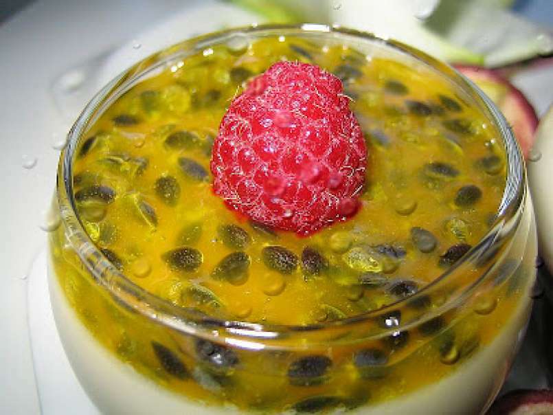 Panna cotta citron, framboises, fruits de la passion!!!! - photo 5