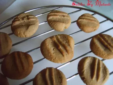 Petits biscuits moelleux aux noisettes de mon invention