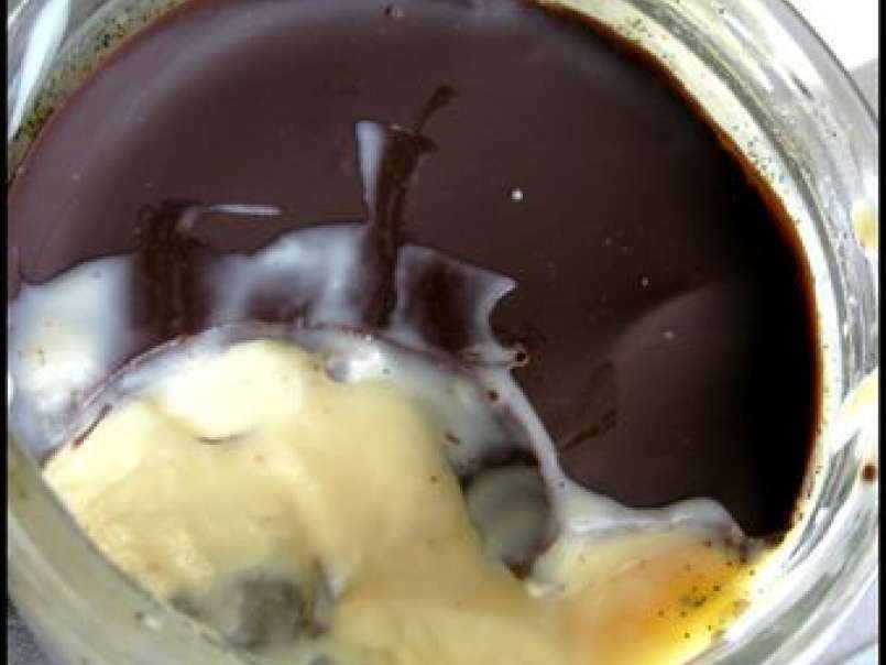 Petits pots de crème à la vanille sous couche craquante de chocolat - photo 2