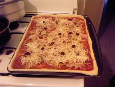 Pizza thon, champignon, poivrons