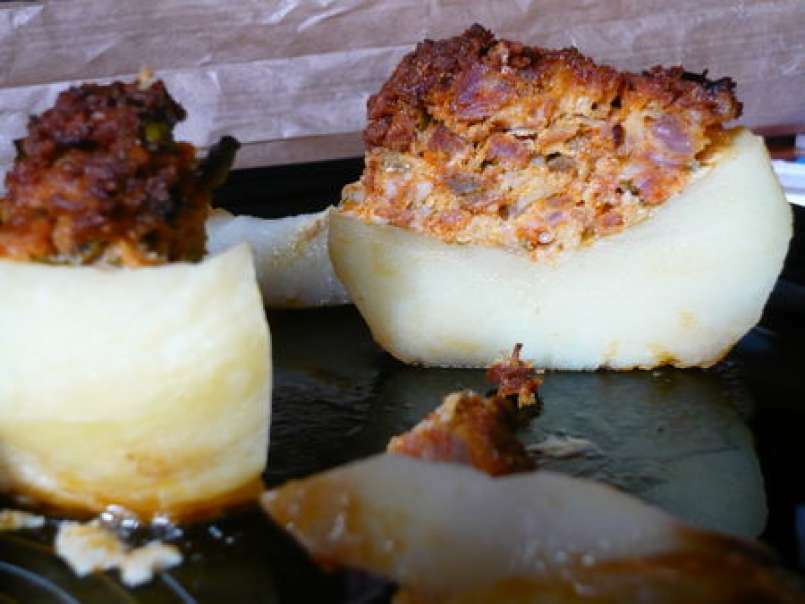 Pommes de terre et artichauts farcis au picadillo asturien