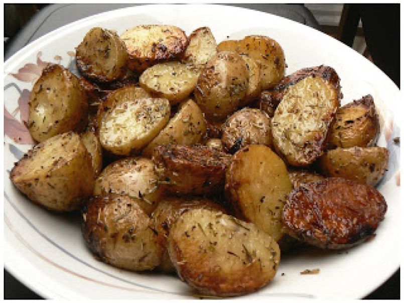 Pommes de terre grelot au beurre d'ail et fines herbes