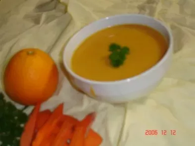 Potage aux carottes, patates douces et oranges