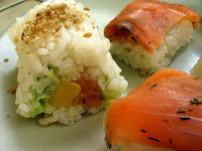 Pseudo maki au saumon mariné et à l'avocat (sans algue nori)