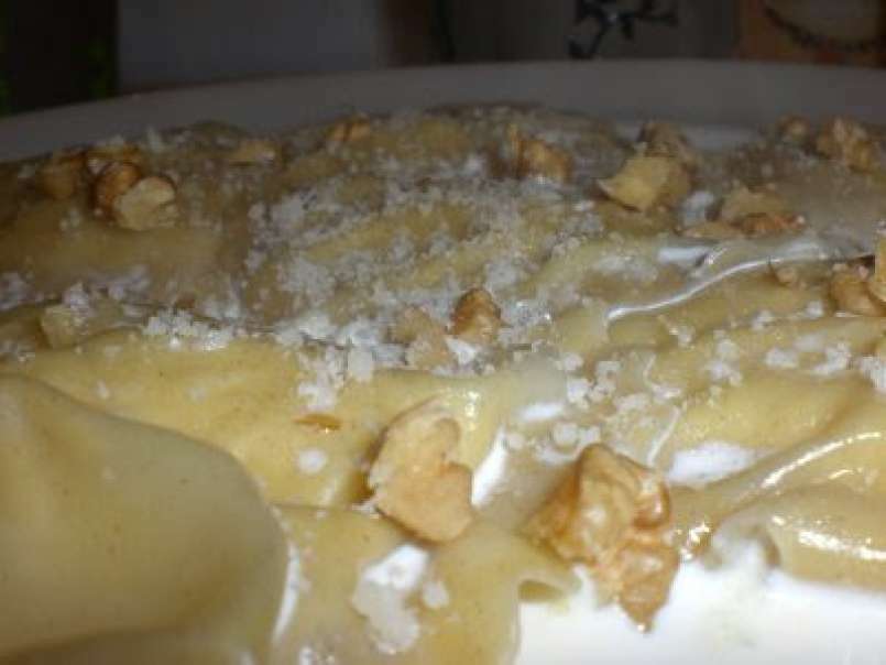 Raviolis wonton à la patate douce, éclats de noix et rapé de noix muscade - photo 3
