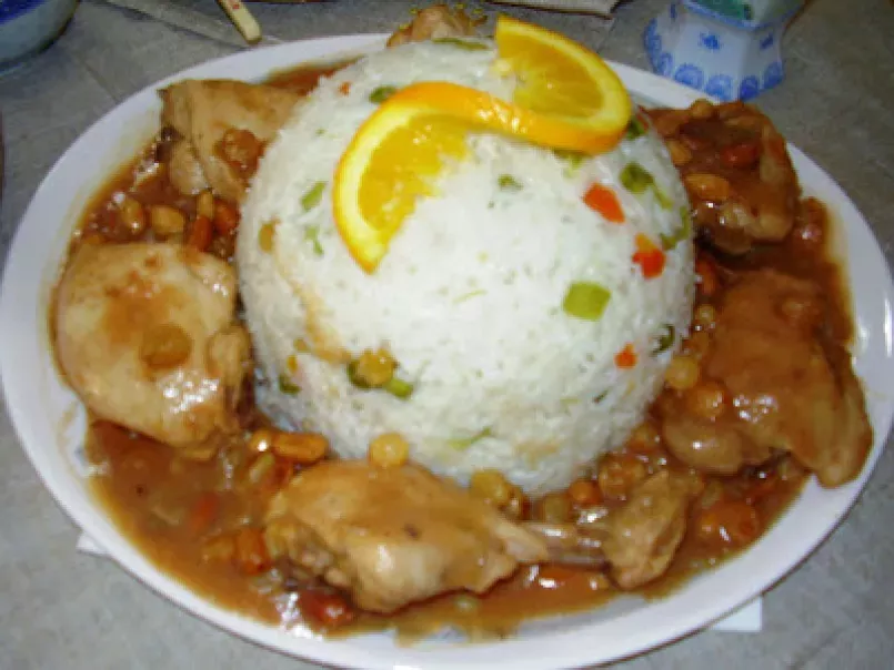 Riz cantonnais et poulet à la sauce aigre douce du chef Oussama
