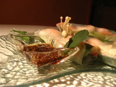 Rouleaux de printemps aux crevettes et sauce aigre-douce - photo 2