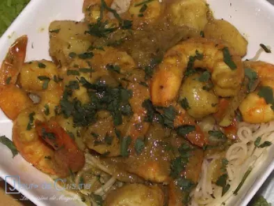 Saint-Jacques et crevettes au curry