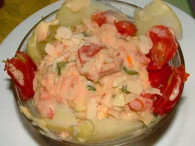 Salade dargan au pamplemousse, crabe, tomates, haricots, etc.