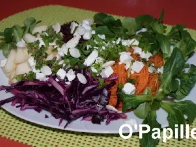 Salade de betteraves crues, carottes, chou rouge et poires