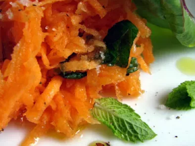 Salade de carottes, vinaigrette pamplemousse menthe