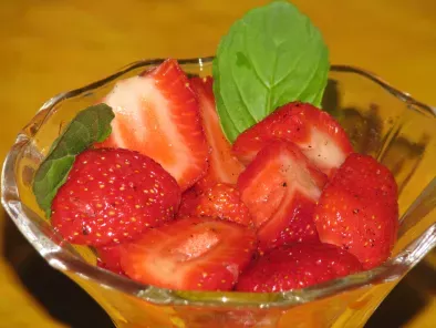 Salade de fraises au citron et à la vanille