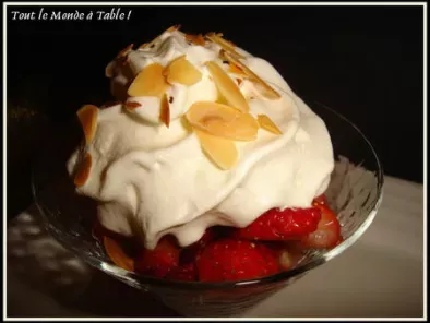 Salade de fraises sorbet clémentine et sa chantilly vanillée au siphon - photo 2