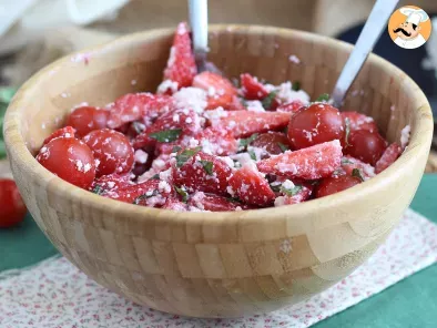 Salade de fraises, tomates, feta et basilic - photo 2
