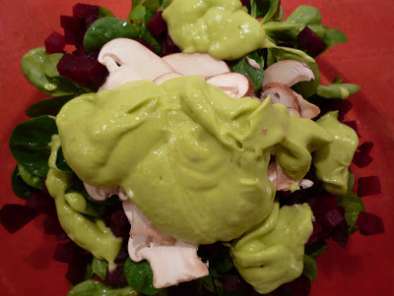 Salade de mâche avec un dressing à l'avocat - Feldsalat mit Avocado-Dressing - photo 3