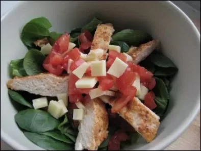 Salade de mâche & dinde au pesto - vinaigrette à la ricotta