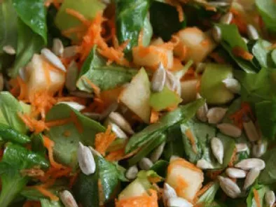 Salade de mâche, pomme et carottes