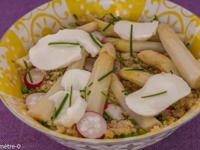 Salade de quinoa aux asperges, radis et mozarella