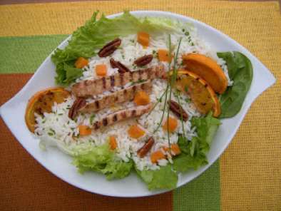 Salade de riz à l'orange, patate douce et noix de pécan