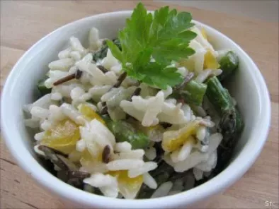 Salade de riz, asperges vertes & tomates jaunes - sauce au boursin moutarde