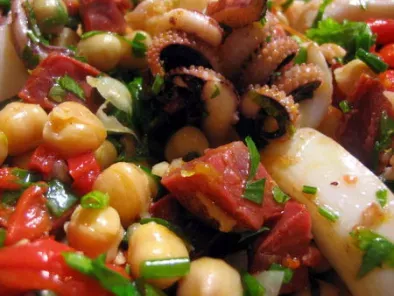 Salade tiède ou froide de calamar, pois chiches et chorizo - photo 3