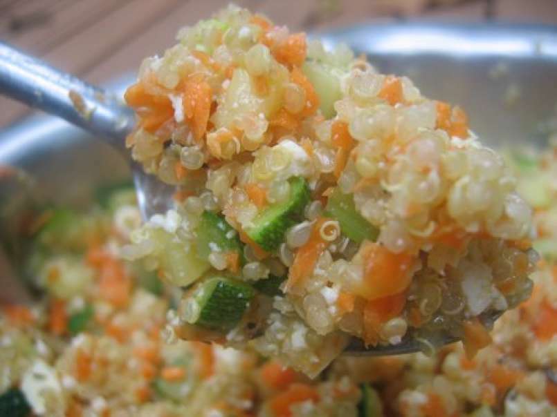 Salade tiède quinoa, tofu et légumes croquants au thym frais - photo 2