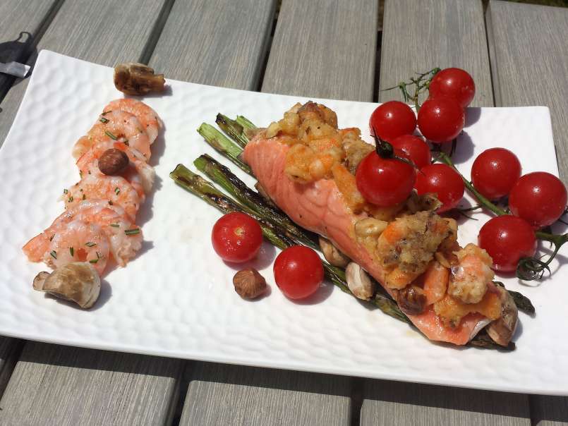 Saumon et légumes en papillote, crumble de crevettes et carpaccio de crevettes - photo 2