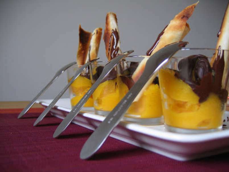 Sorbet mangue - citron vert, chocolat fondu & cigarettes en feuilles de...