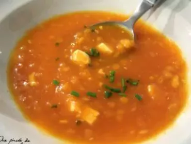 Soupe à la carotte, au lentilles corail et au tofu