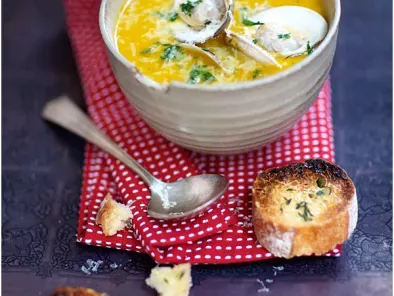 Soupe au potimarron parfumée au curry, avec lentilles corail, lait de coco et praires - photo 3