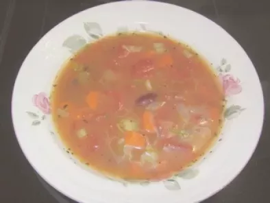 Soupe-repas aux haricots rouges et légumes