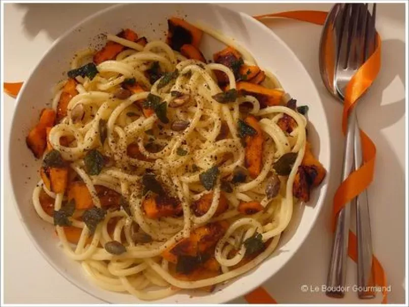Spaghetti au potimarron & à la sauge croustillante