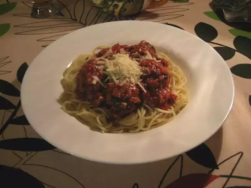 Spaghetti et boulettes de viande aux épinards, sauce tomates aux palourdes - photo 2